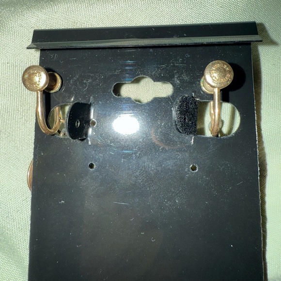 Vintage AC 12k vintage Oval Pearl clip / screw on Earrings Eclectic Grandpa - Picture 2 of 3